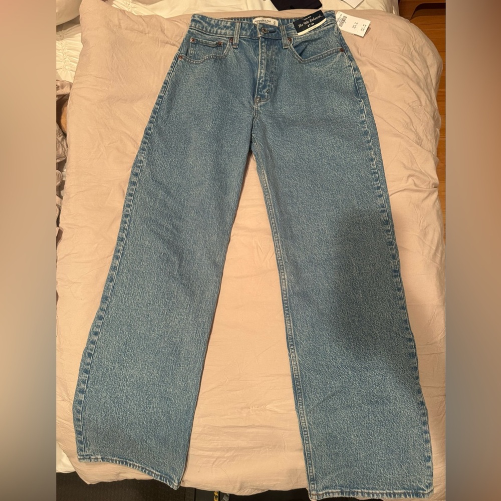 ABERCROMBIE NWT 90S HIGH RISE RELAXED JEANS (curve love)